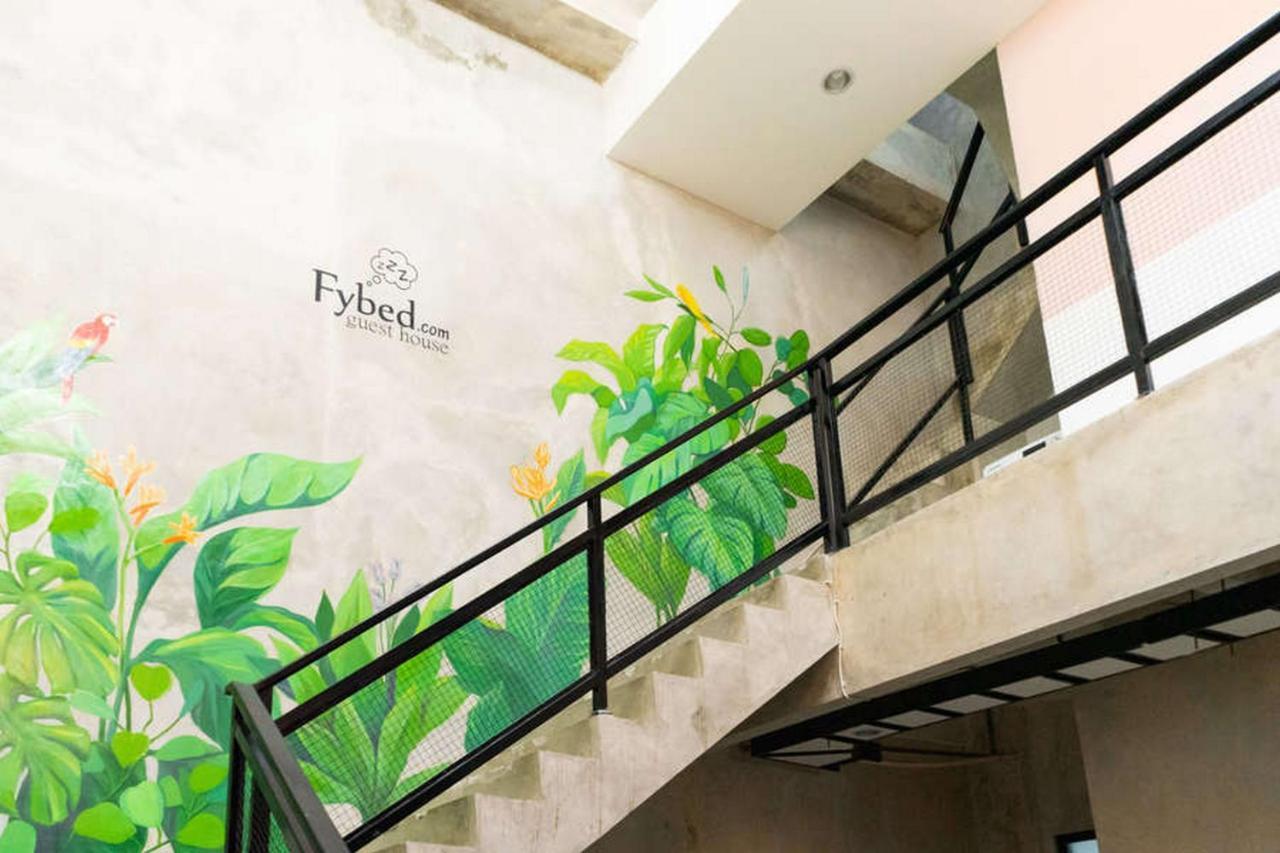 Hotel RedDoorz near Sam Poo Kong 3 Semarang Exterior foto